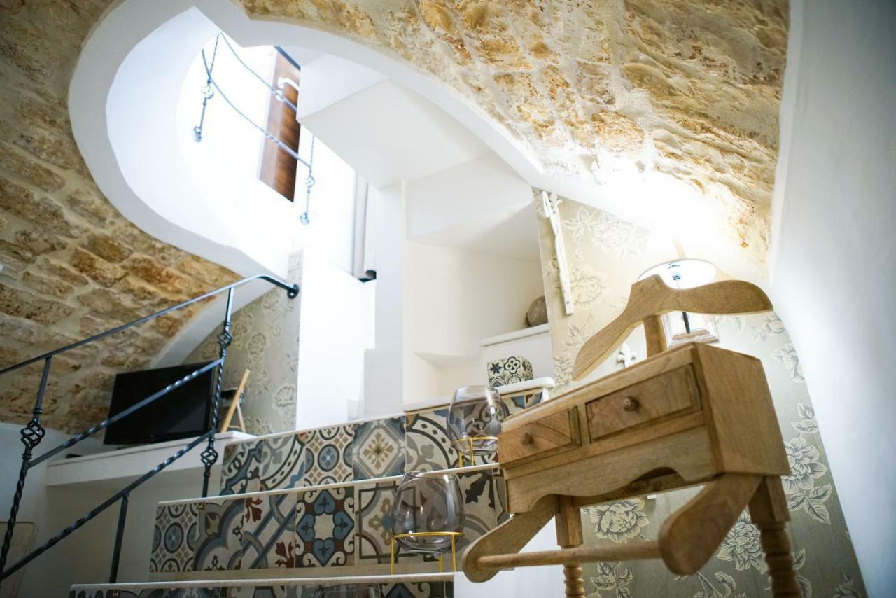 Home 5 - Giu In Dimora بوتينيانو المظهر الخارجي الصورة