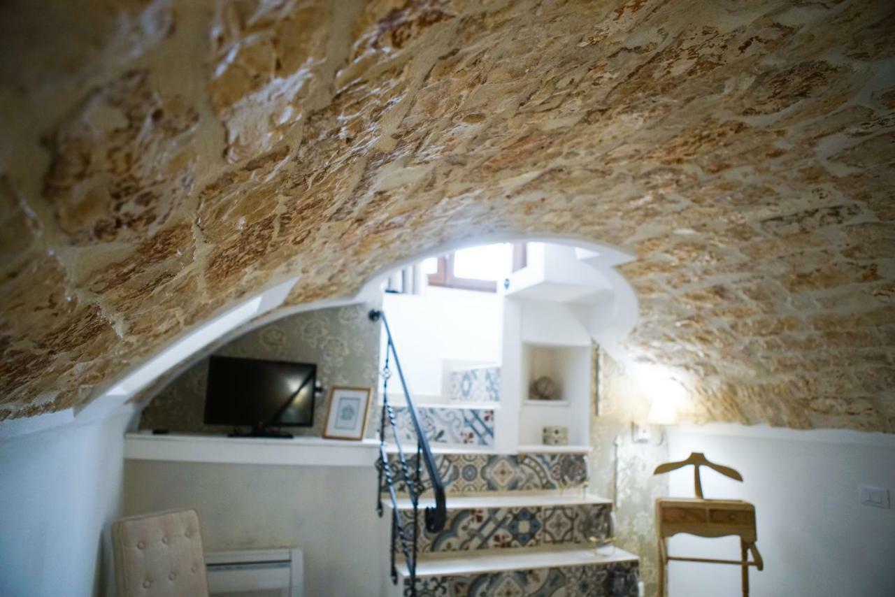 Home 5 - Giu In Dimora بوتينيانو المظهر الخارجي الصورة